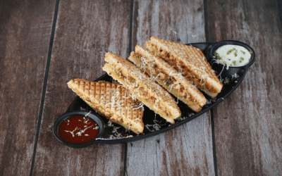 Peri Peri Chicken Pizza Pocket: A Crispy, Flavour-Packed Treat